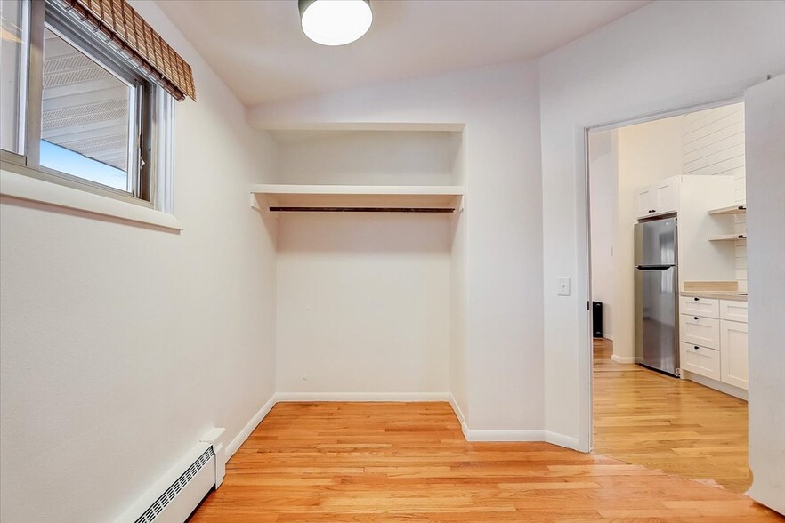 Building Photo - 1719 Carver St