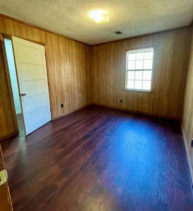 Building Photo - 1738 Old Oxford Rd