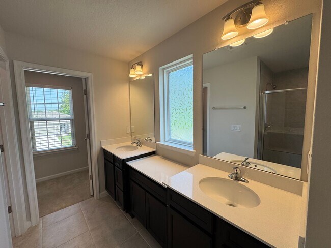 Building Photo - Ready Now: Panther Creek Two-Story Single Family Home