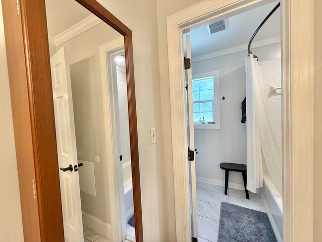 Building Photo - Stunning *4BD, 3BA North Raleigh Home on a...