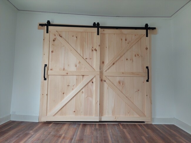 Building Photo - 43 York St