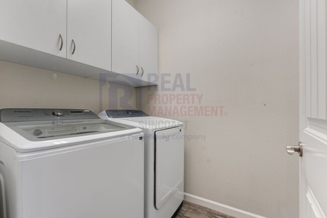 Building Photo - 3689 Divot Ln