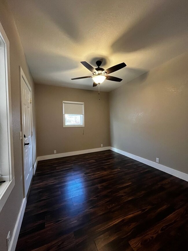 Building Photo - 2 Bedroom, 1 Bath house located in Wallace...