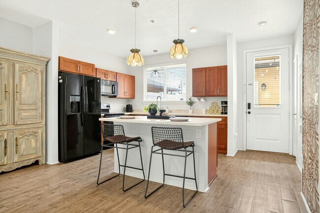 Building Photo - 724 Kakala St