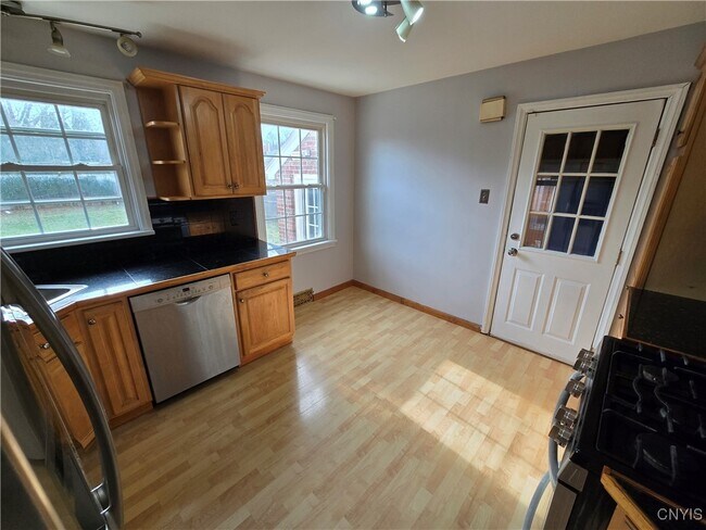 Building Photo - 532 Orwood Pl