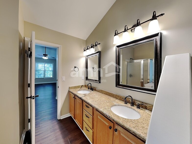 Building Photo - 10105 Grimbsy Ct