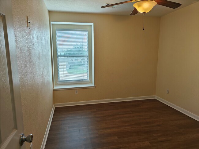 Building Photo - 7915 Moss Springs Ct