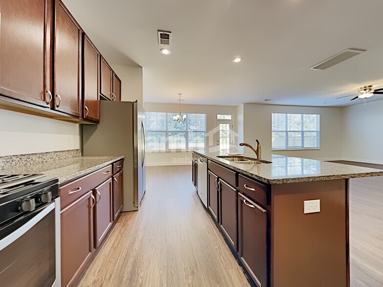 Building Photo - 127 Sago Ct