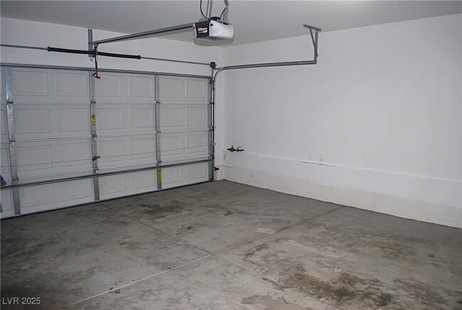 Building Photo - 9037 W Victor Creek Ave