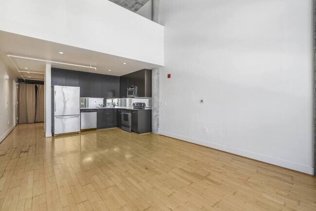 Building Photo - Modern Industrial Loft in Jack London Square