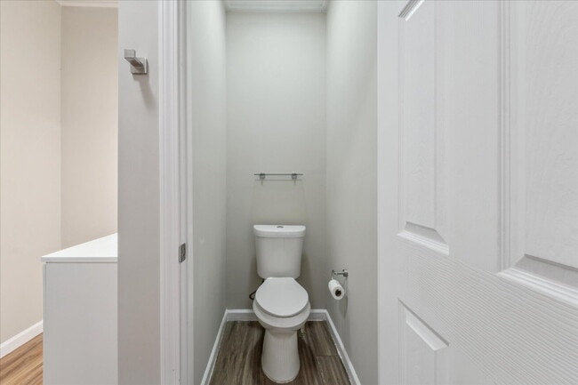 Building Photo - Charming Midtown Home – Updated and Move-I...
