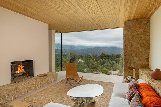 Building Photo - Masterpiece on a hill