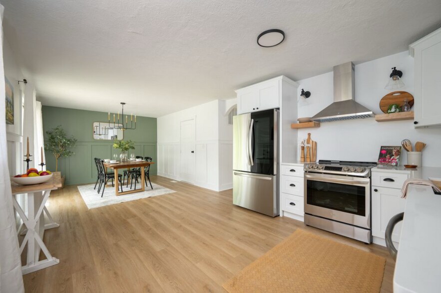 Building Photo - 3864 Esquire Ct