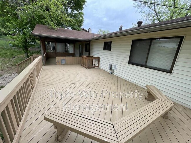 Building Photo - 2733 Tiara Dr