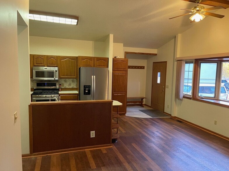 Building Photo - 6268 Barney Rd