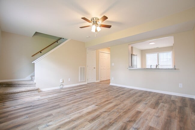 Building Photo - Pet Friendly Two Bedroom!