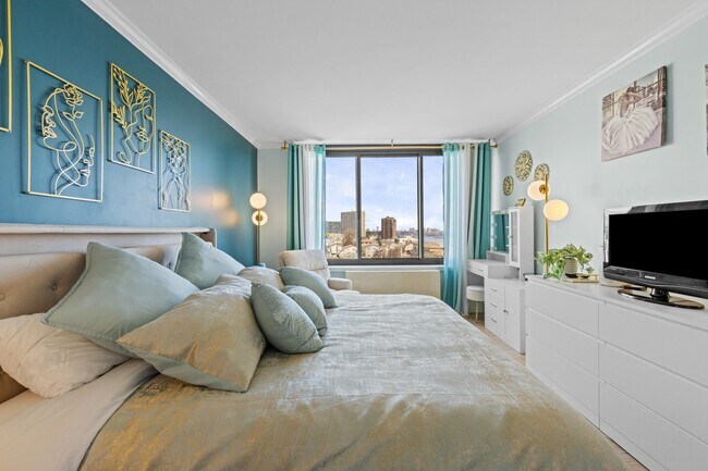 Building Photo - 9060 Palisade Ave