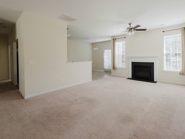 Building Photo - 3835 Raintree Dr