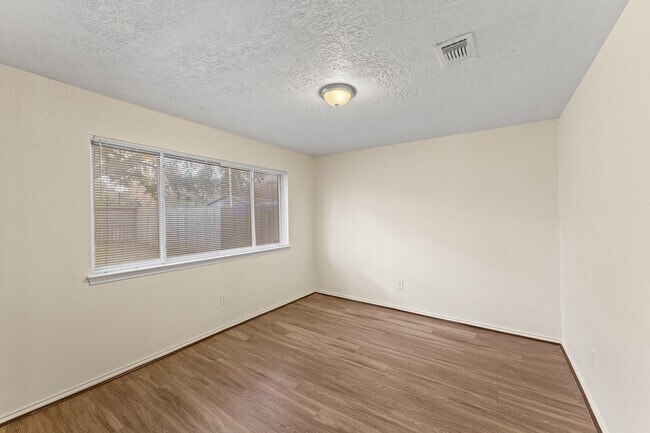 Building Photo - 3710 Kingston Vale Dr
