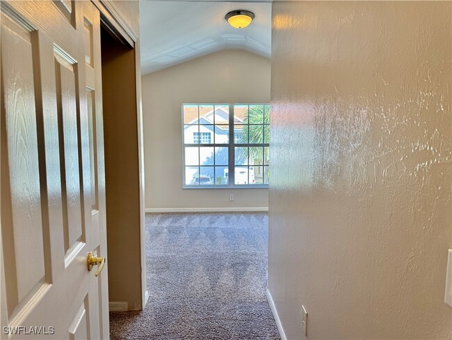 Building Photo - 912 Hampton Cir