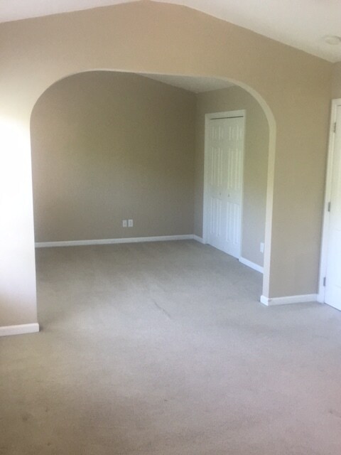 Building Photo - 2928 Woodland Park Dr