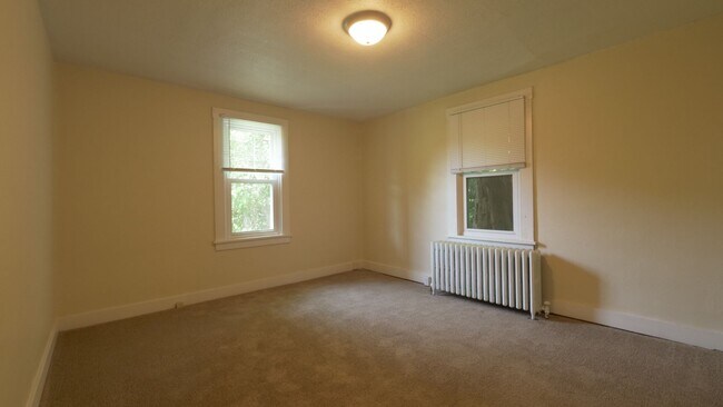 Building Photo - LaCros 145