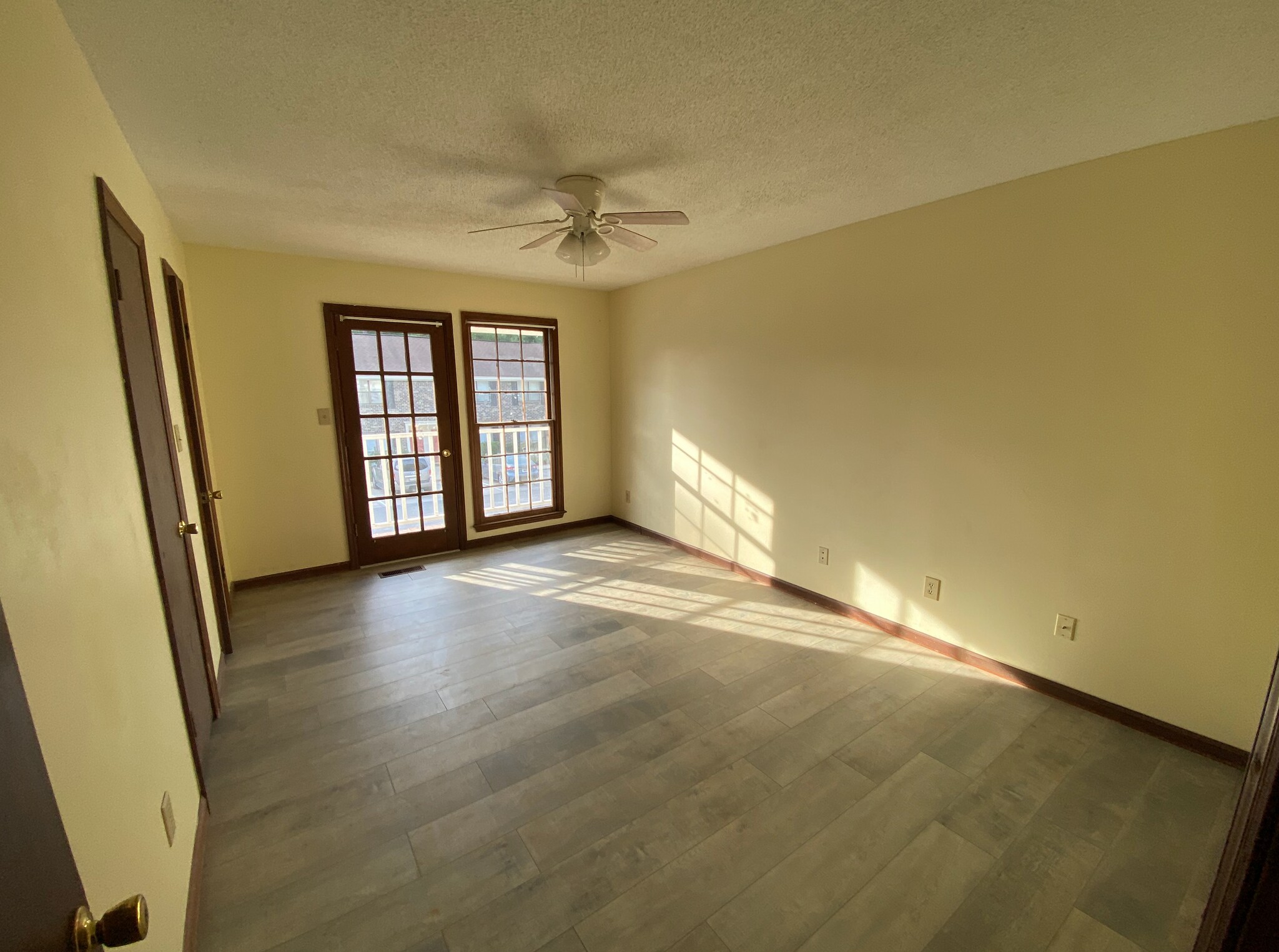 Building Photo - 114 Colonial Ct