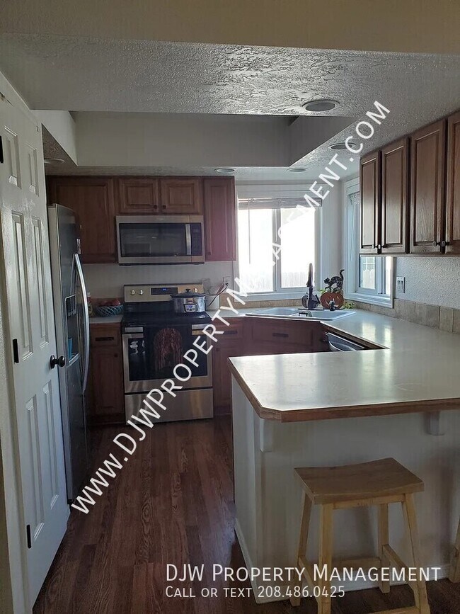 Building Photo - 2168 N Fastwater-