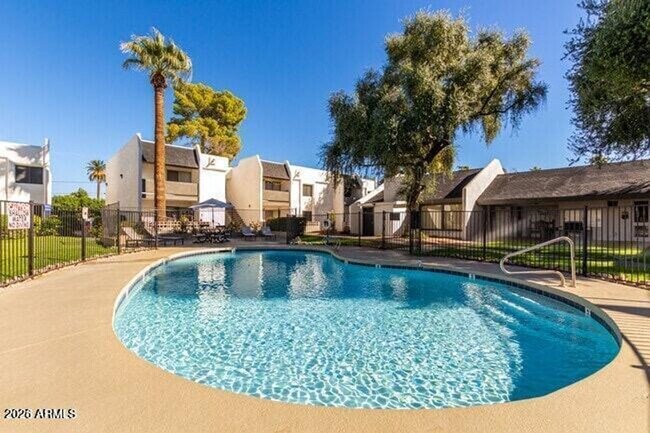 Building Photo - Nice studio apartment in Phoenix!