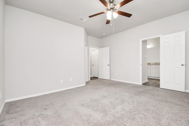 Building Photo - 424 Camino Bay Dr