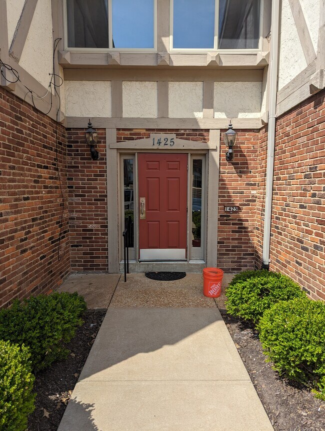 Building Photo - 1425 Willow Brook Cv