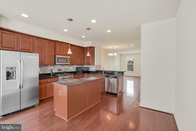 Building Photo - 41755 McMonagle Square