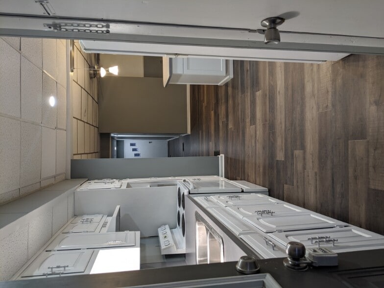 Building Photo - 700 Lincoln St