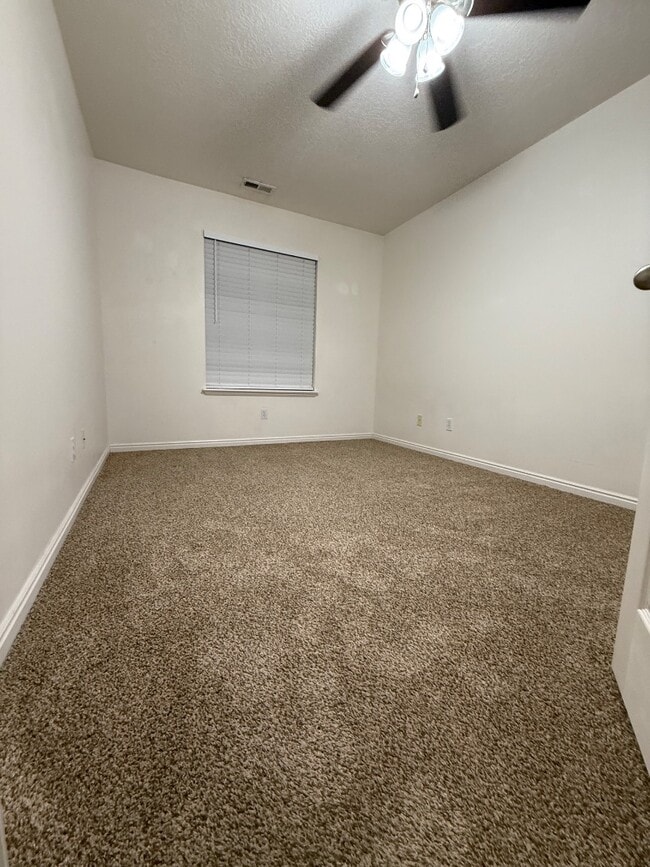 Building Photo - 10542 Sage Flats Way