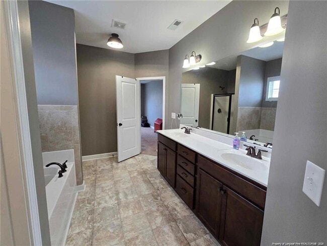 Building Photo - 323 Nottingley Dr