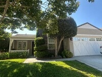 Building Photo - Single Story, Bright and Beautiful Home, w...