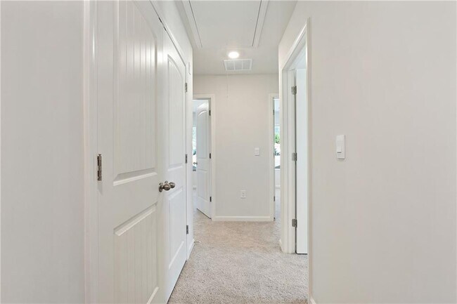 Building Photo - 70 Robinson Ridge