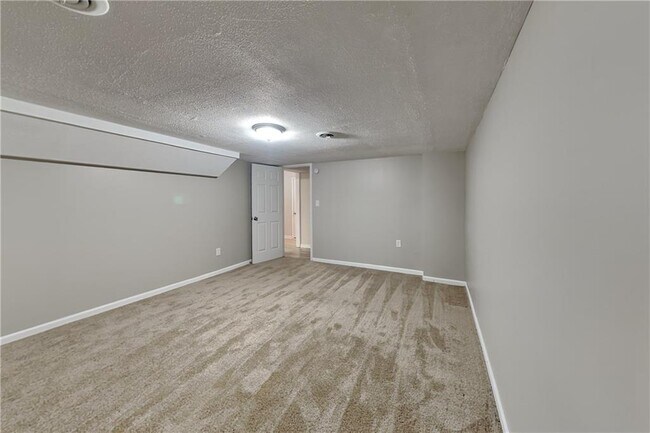 Building Photo - 43 Apple Jack Dr