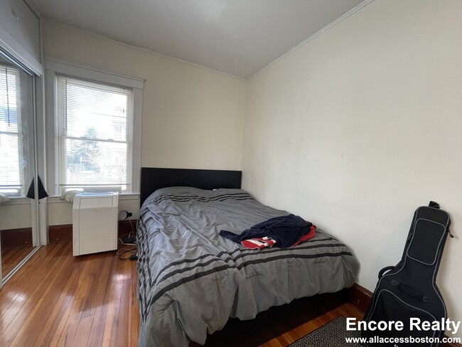 Building Photo - 56 Hobson St