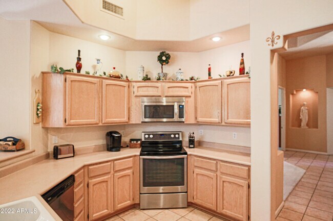 Building Photo - 4639 N Clear Creek Dr