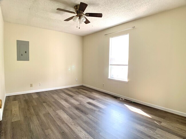 Building Photo - 1003 Poppy Seed Dr
