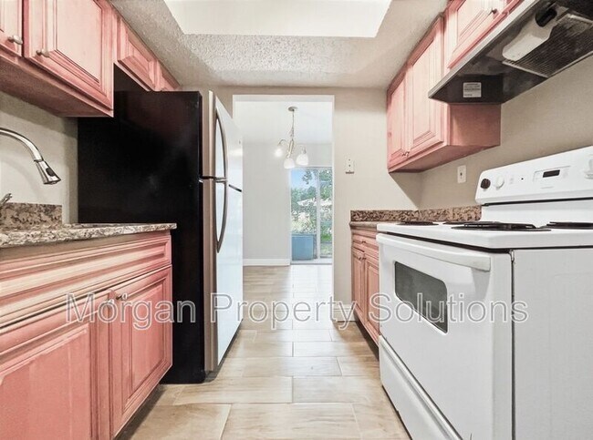 Building Photo - 4721 S Texas Ave