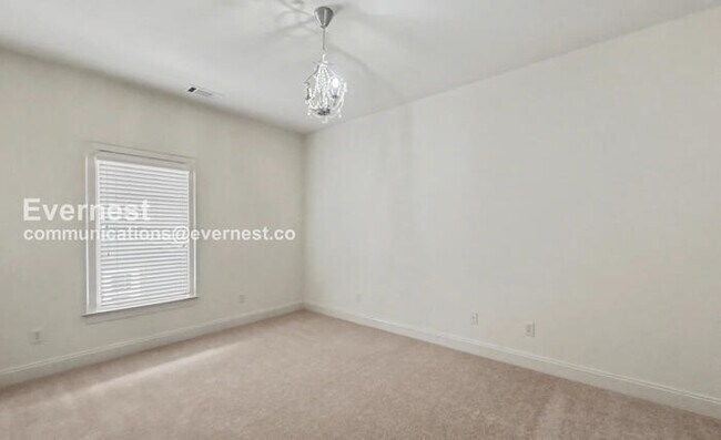 Building Photo - 2067 Ross Park Way