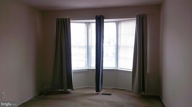 Building Photo - 4809 Berwyn House Rd