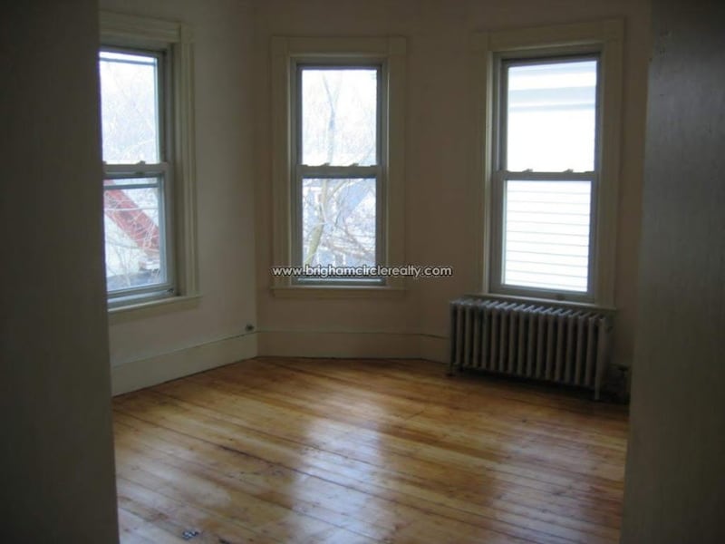 Building Photo - 55 Hillside St