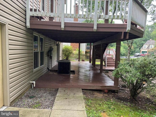 Building Photo - 12859 Valleywood Dr