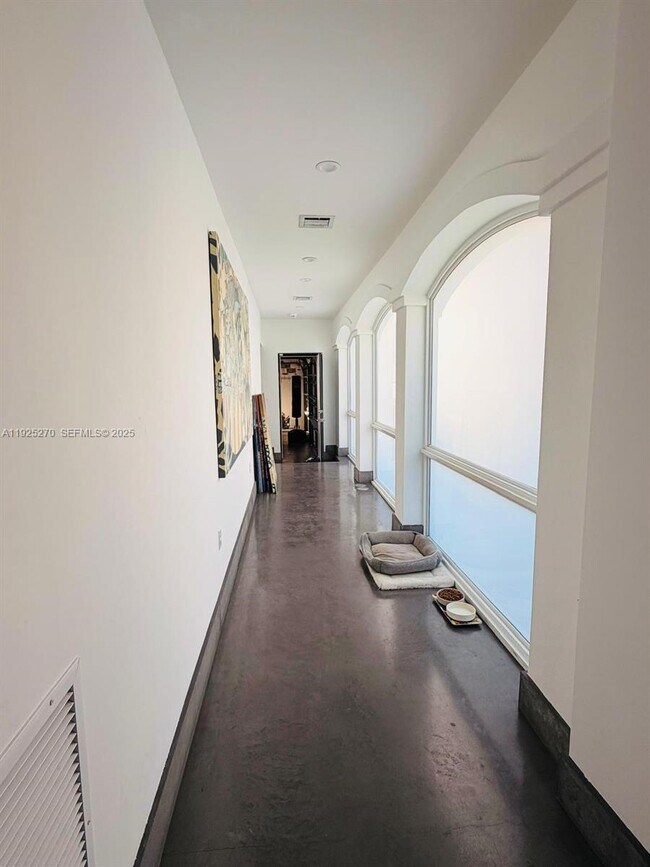 Building Photo - 21025 NE 38th Ave