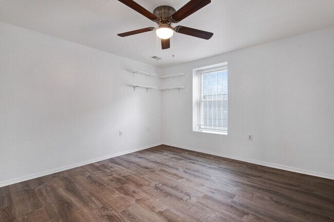 Building Photo - 2705 24th St NE