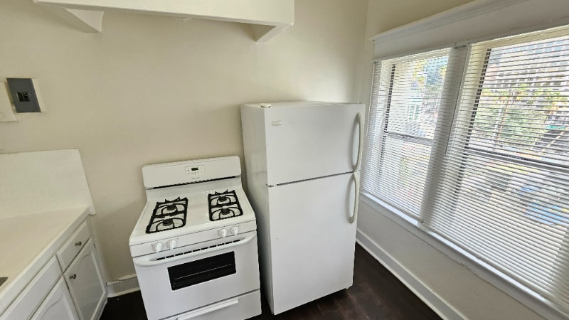 Building Photo - 1026 Ingraham St