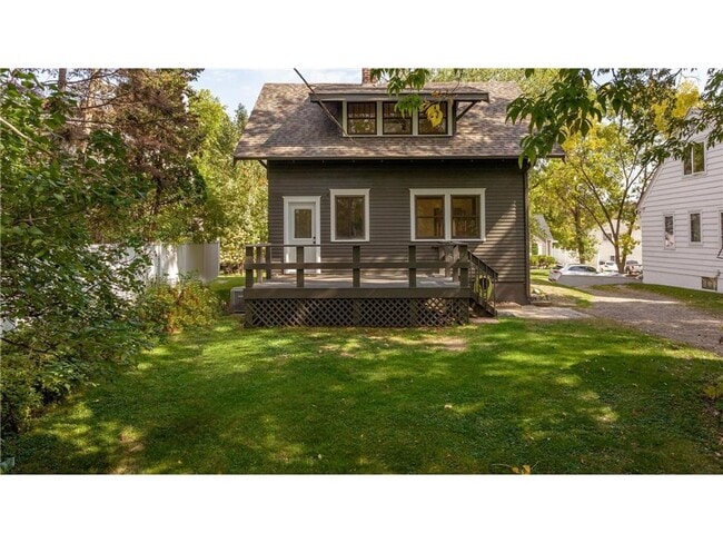 Building Photo - 2 Bedroom, 1 Bathroom Single-Family Home w...